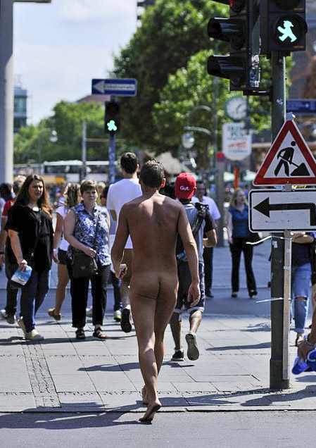 Flavio Garbari — Valencia street photography 7